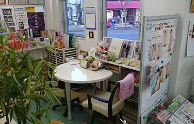 フジイ薬局門井店 店内