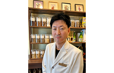琉球漢方薬局 先生